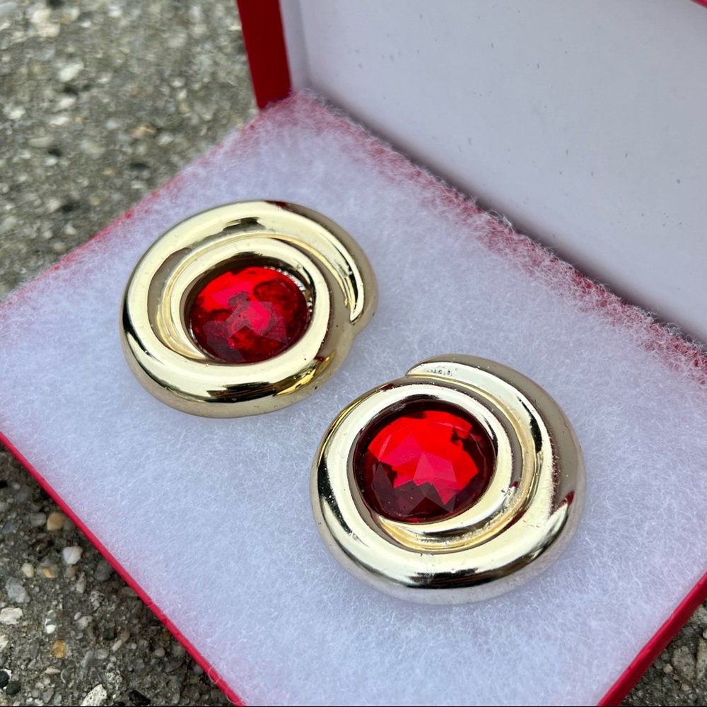 Vintage Large Gold and Red Crystal Cabochon Earrings er2